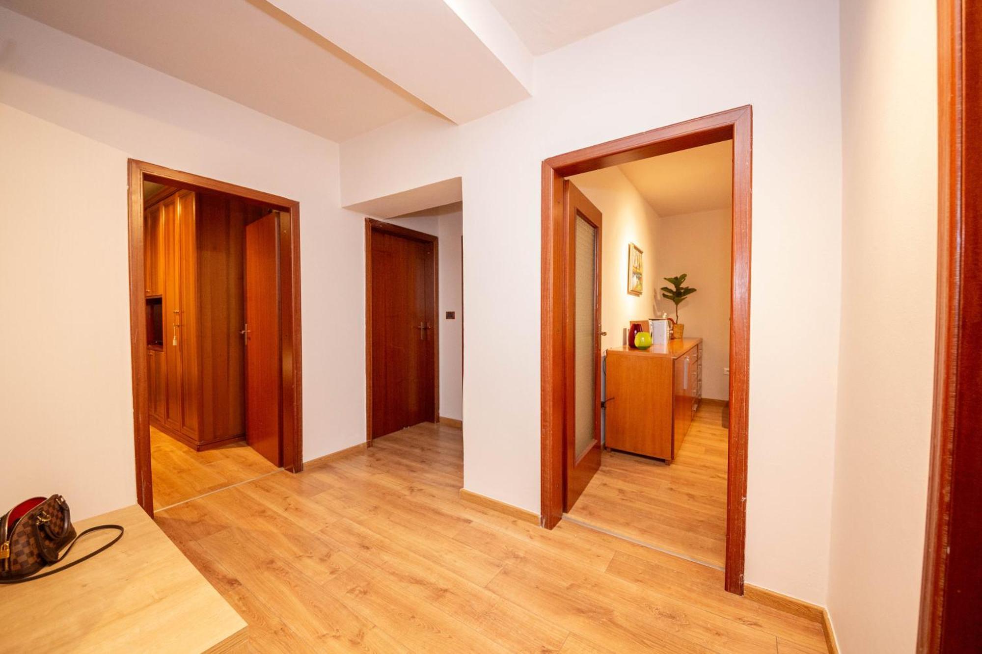 Blloku Unique Apartments 3 Tiranë Ngoại thất bức ảnh