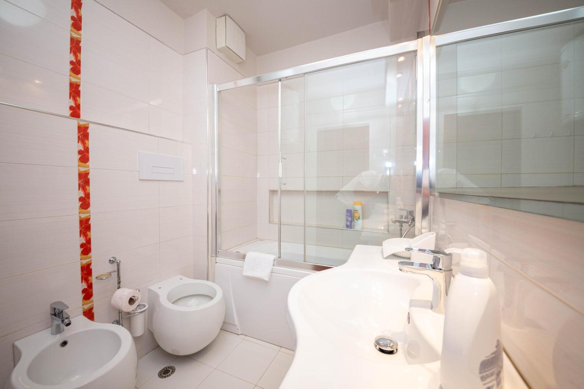 Blloku Unique Apartments 3 Tiranë Ngoại thất bức ảnh