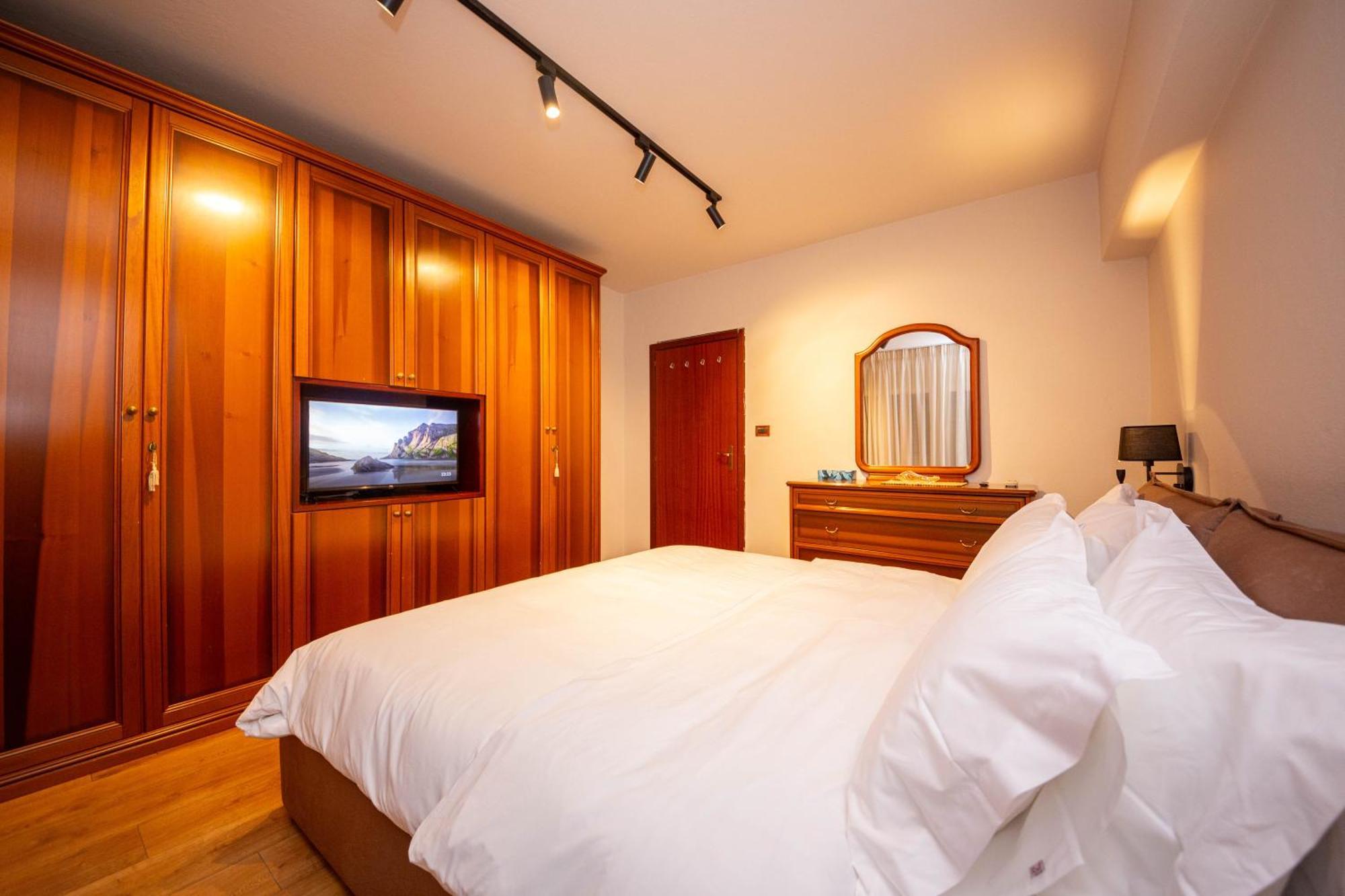 Blloku Unique Apartments 3 Tiranë Ngoại thất bức ảnh